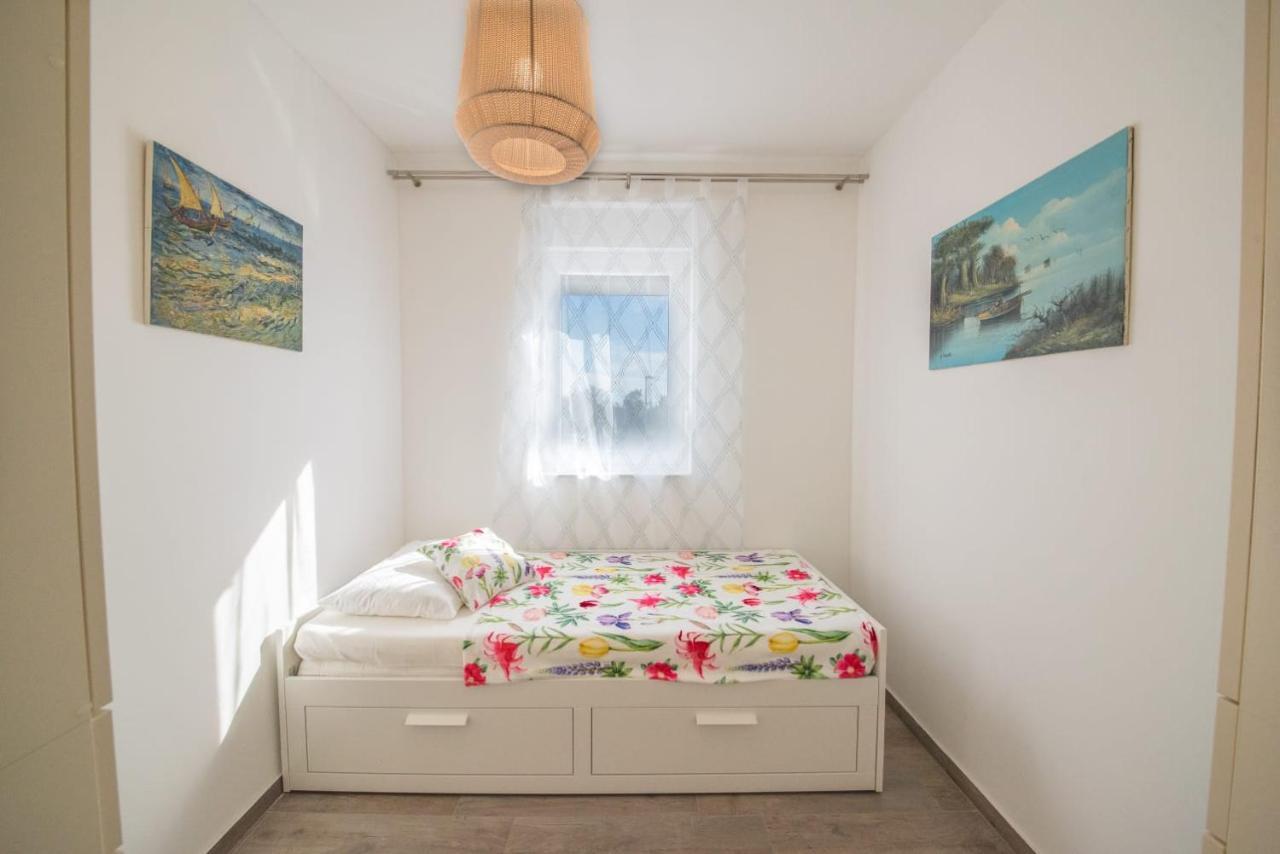 Apartman Pau 닌 외부 사진